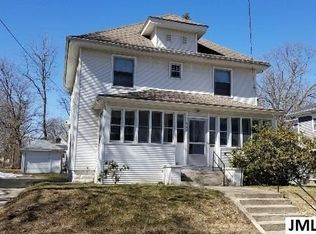 922 Chittock Ave, Jackson, MI 49203