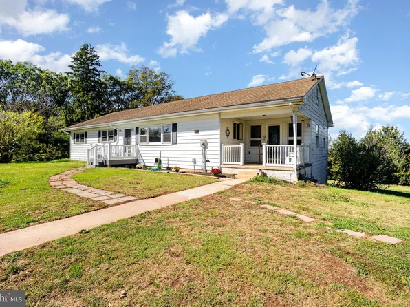 107 Pickett Rd, Dover, PA 17315