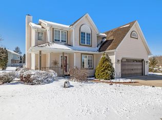 N6296 Woodland Meadows Dr, Sheboygan, WI 53083