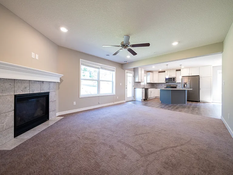 5874 Royalton Rd NE — Photo 9