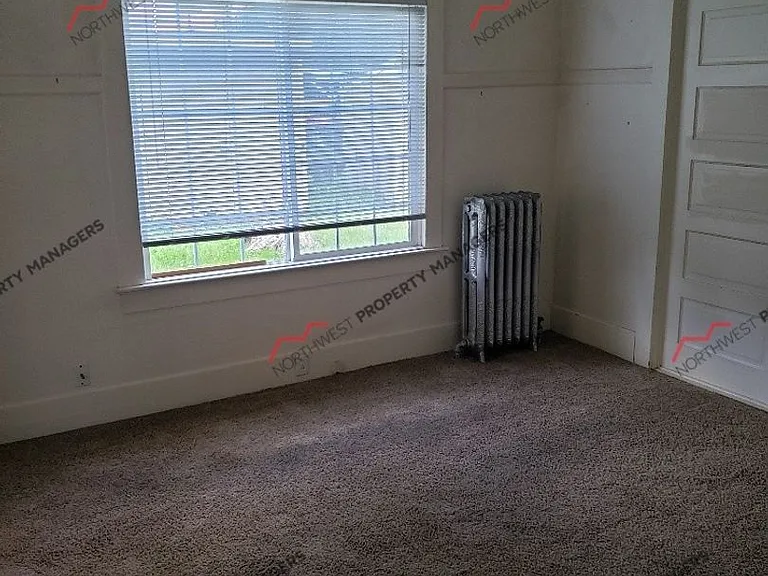 914 N Tower Ave — Photo 15