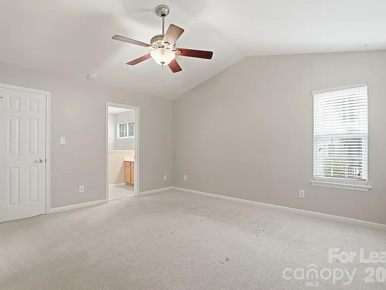 2830 Black Walnut Ln — Photo 12