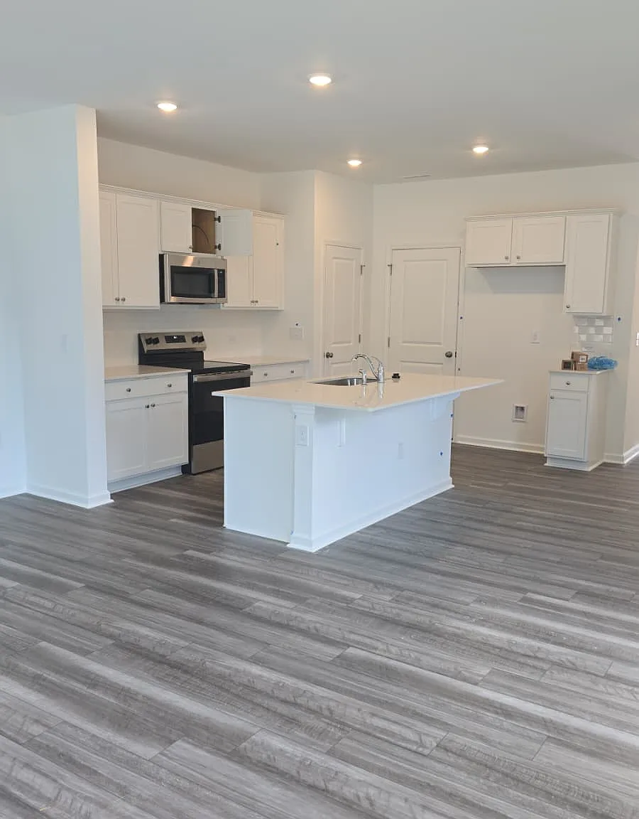 3 bed, 2.5 bath, 1600 sqft, $1,800 — Photo 2