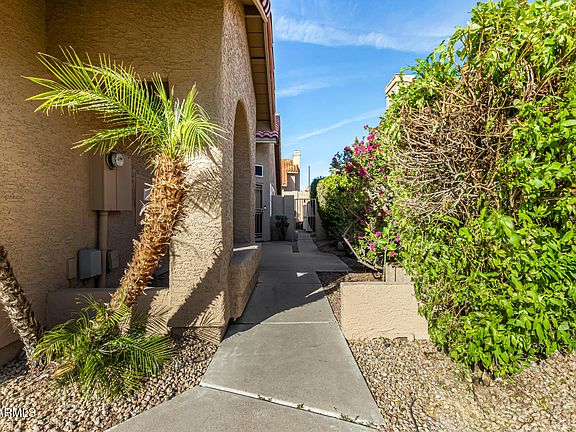 5th image of 9266 E SUTTON Drive