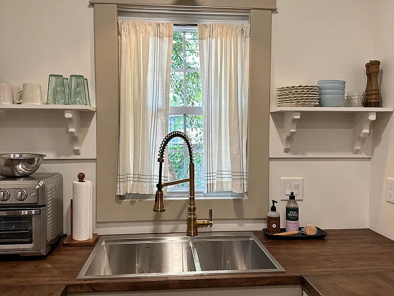 9404 Clifton Blvd — Photo 18