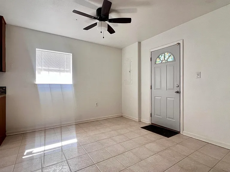 809 Briandav St — Photo 5