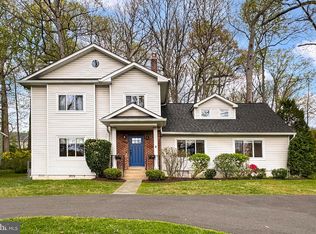 2721 Oldewood Dr, Falls Church, VA 22043