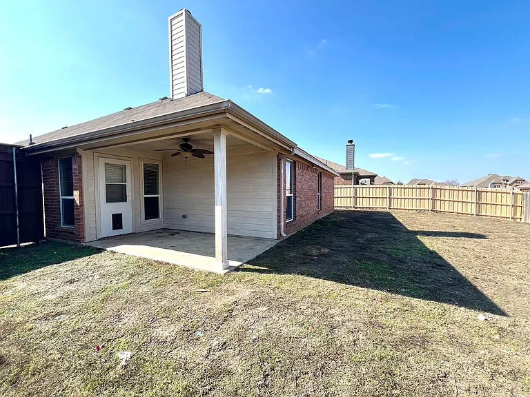 15004 Waters Dr — Photo 25