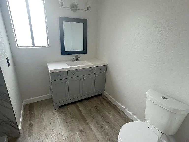630 N Grand Ave #404 — Photo 5