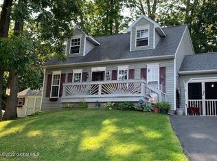 37 Ridge Rd, Ravena, NY 12143