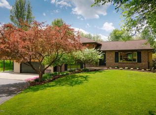 995 Fineview Ave, Kalamazoo, MI 49004