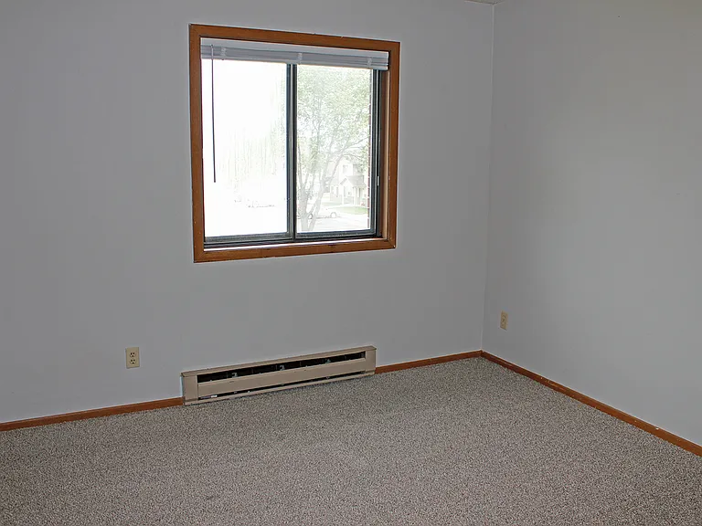 920 Southland Ln — Photo 13