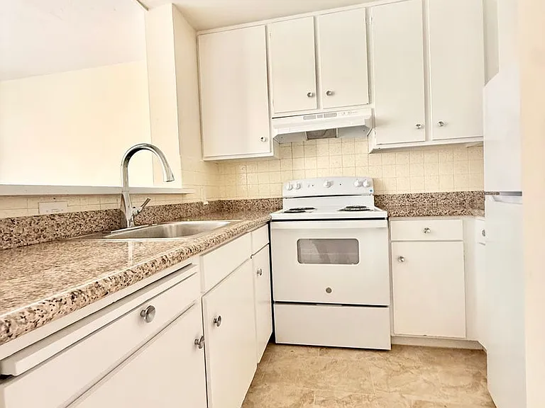 50 Ward — Photo 2