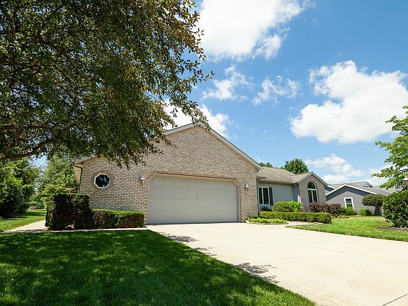3rd image of 3329 N Knollwood Dr