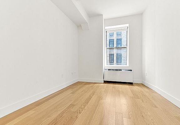 4th image of 67 Wall St APT 6F