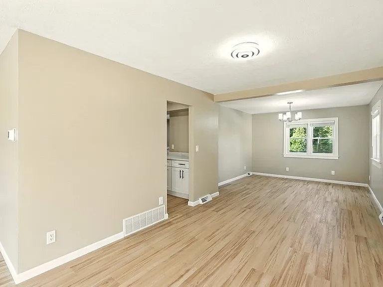 2380 Croydon Rd — Photo 15