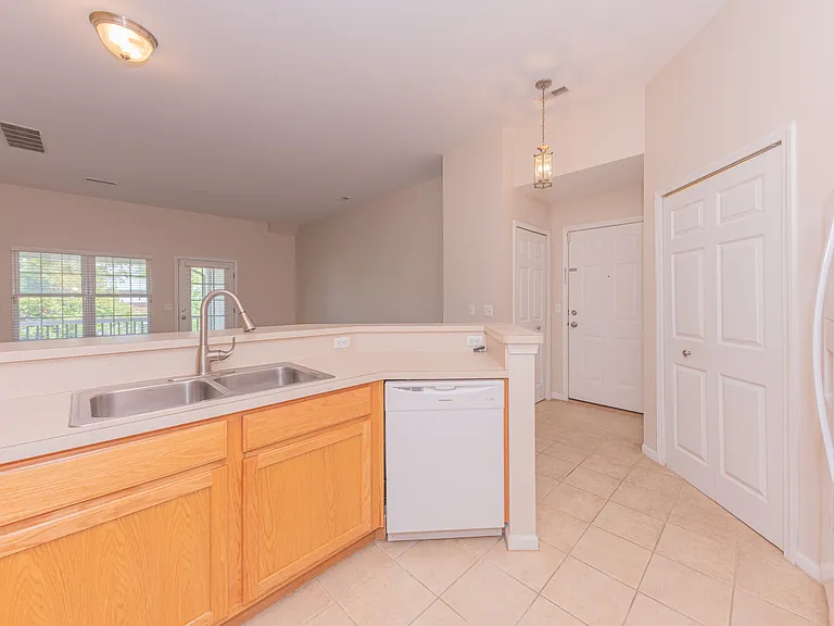 2211 S Main St #1 — Photo 10