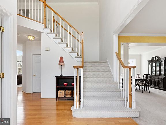 3rd image of 6003 Shady Wood Cir