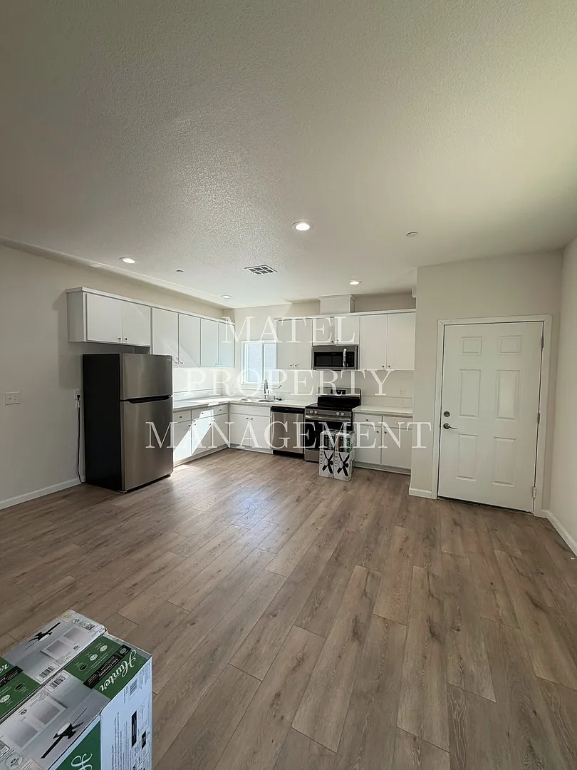 New Build — Photo 3