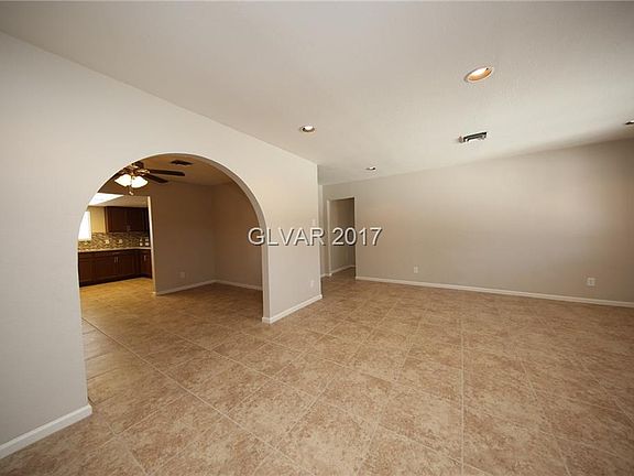 2nd image of 1332 E Oakey Blvd