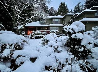 9205 SE 68th St, Mercer Island, WA 98040