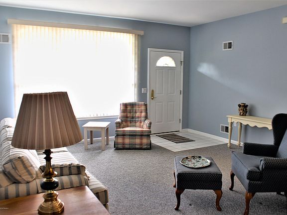 4th image of 15 Sunnybrook Ln #100C