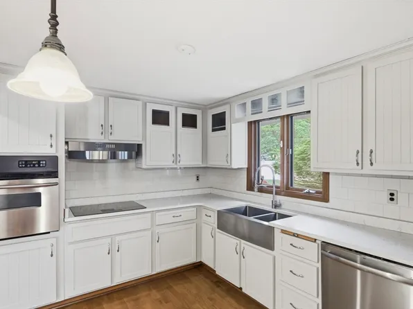 15 Elm Ct, Maynard, MA 01754
