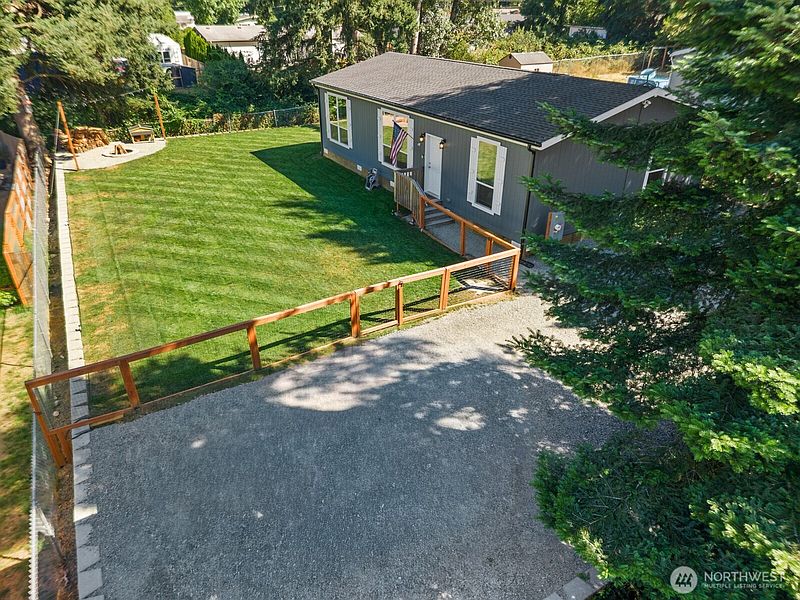 3rd image of 12813 Ridge Cir E