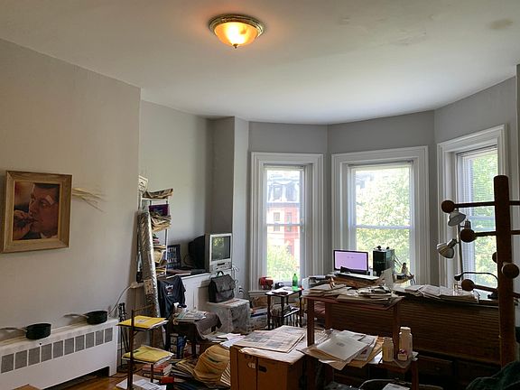 2nd image of 300 Marlborough St #7F