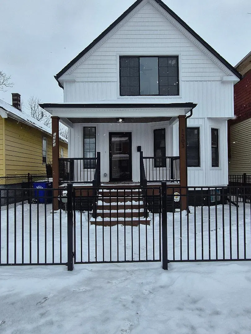 W Euclid St, Detroit — Photo 1