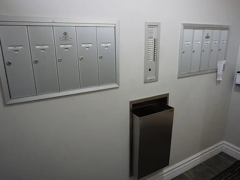 127 2nd Ave #7 — Photo 2