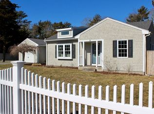 35 Fairhaven Rd, Mattapoisett, MA 02739