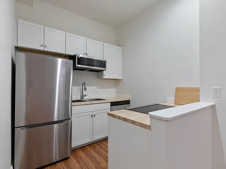 1619 W Grace St — Photo 14