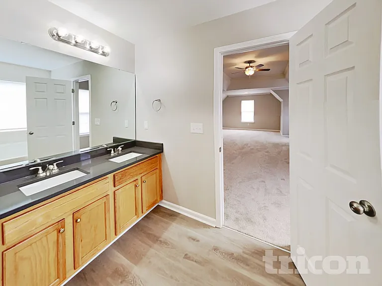 713 Southridge Dr — Photo 10