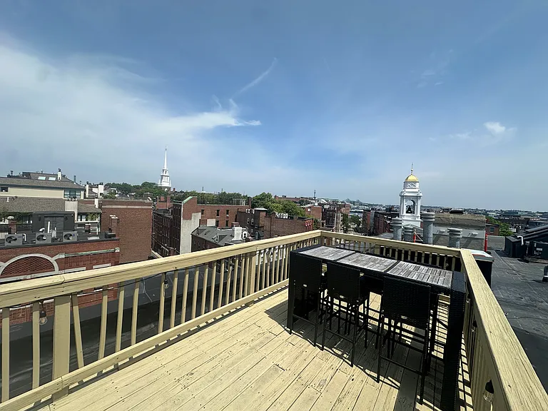 371 Hanover St #5 — Photo 7