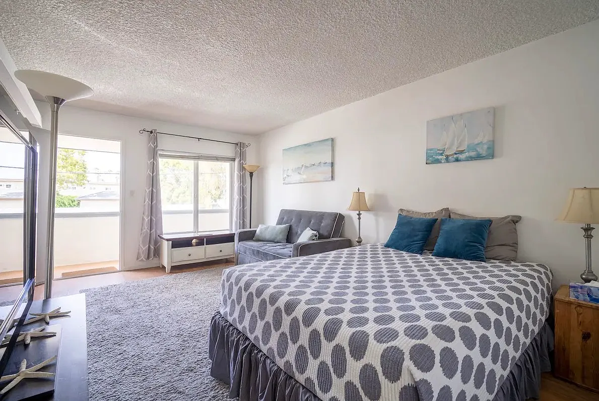 Studio, 364 sqft, $2,999 — Photo 1