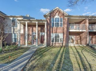1724 Deepwood Cir #1, Rochester, MI 48307