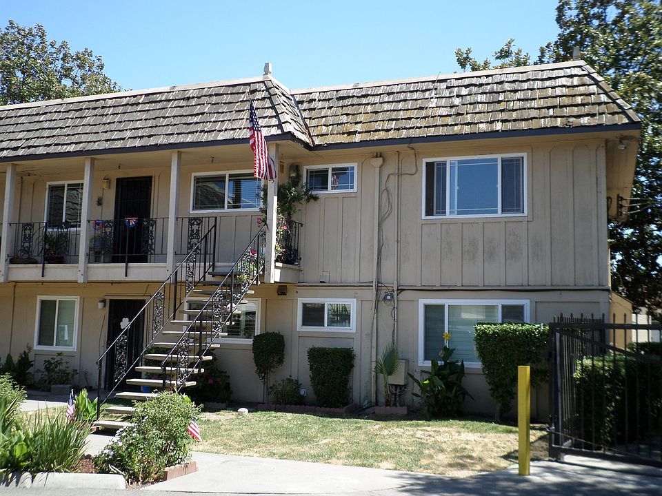 1st image of 2421 Country Club Blvd APT 25