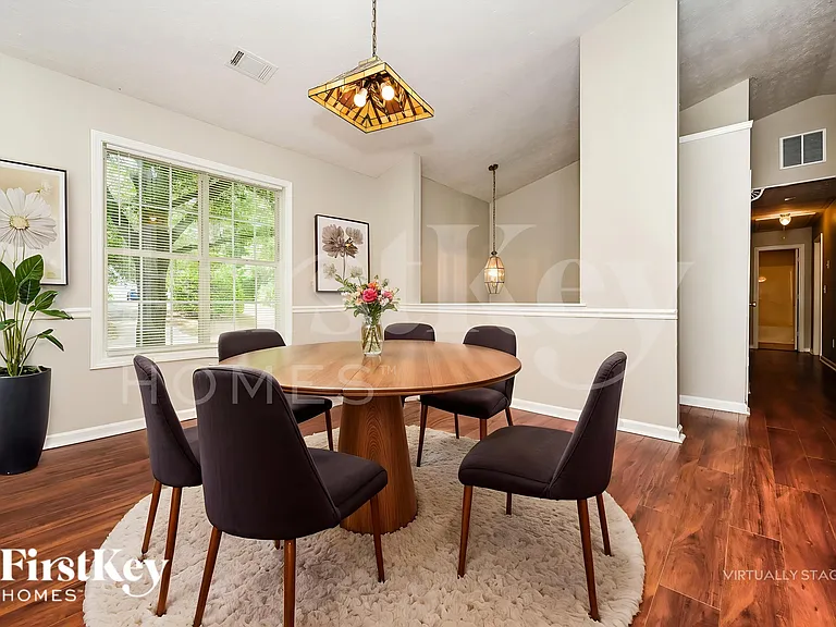 319 Hills Point Rd — Photo 5