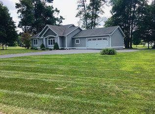 5769 Creekridge Dr, Middleville, MI 49333