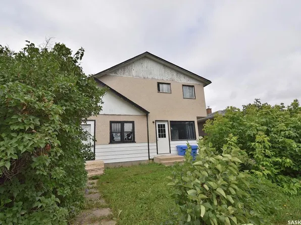 664 7th STREET E, Prince Albert, SK S6V 0S8