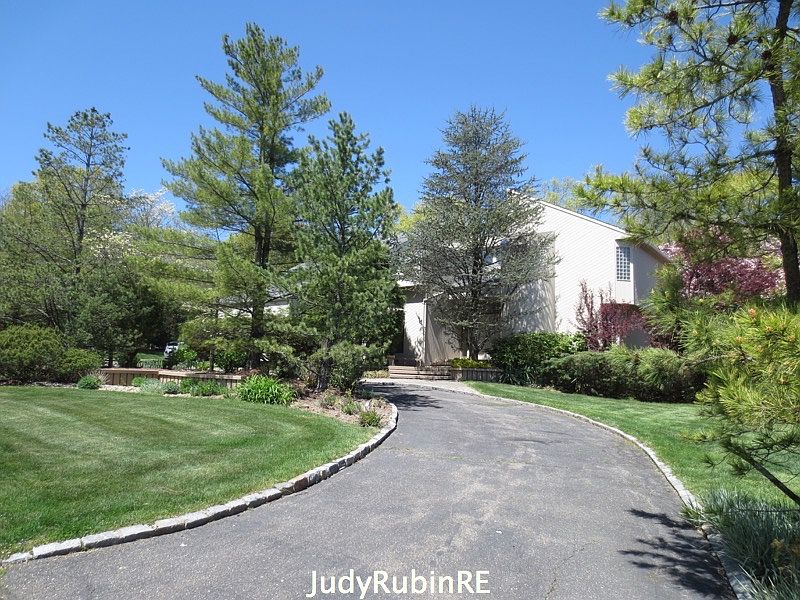 1st image of 5 Marbourne Dr