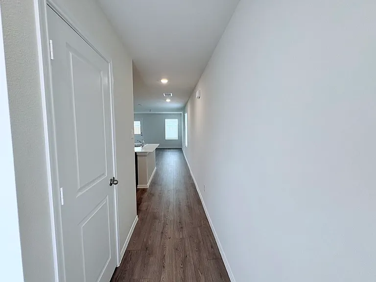 1144 Northfield Dr — Photo 8