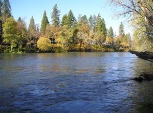 1030 Anglers Pl, Shady Cove, OR