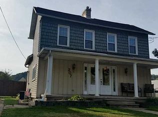 207 Railroad St, Stockdale, PA