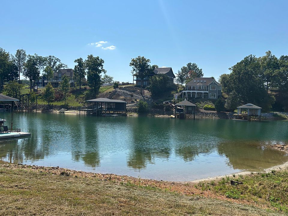 1st image of 26 Compass Cove Cir