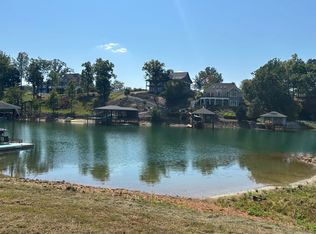 26 Compass Cove Cir, Moneta, VA 24121
