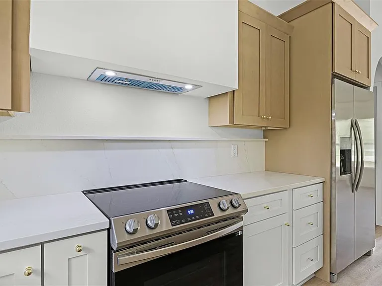320 Kenora Dr — Photo 13