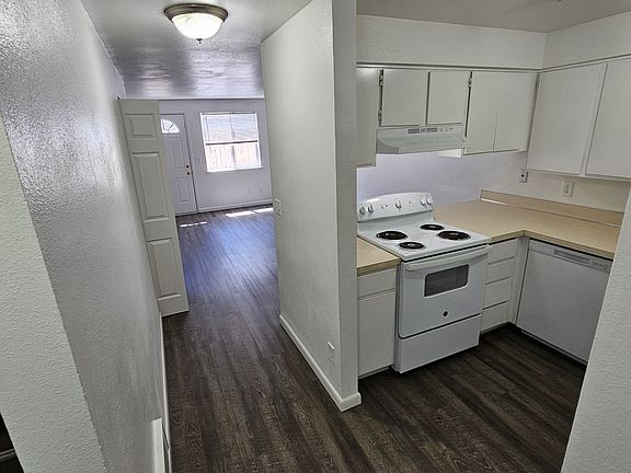4th image of 226 Little St SW Unit 3