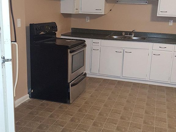 3rd image of 171 Thistlewood Ave APT 4